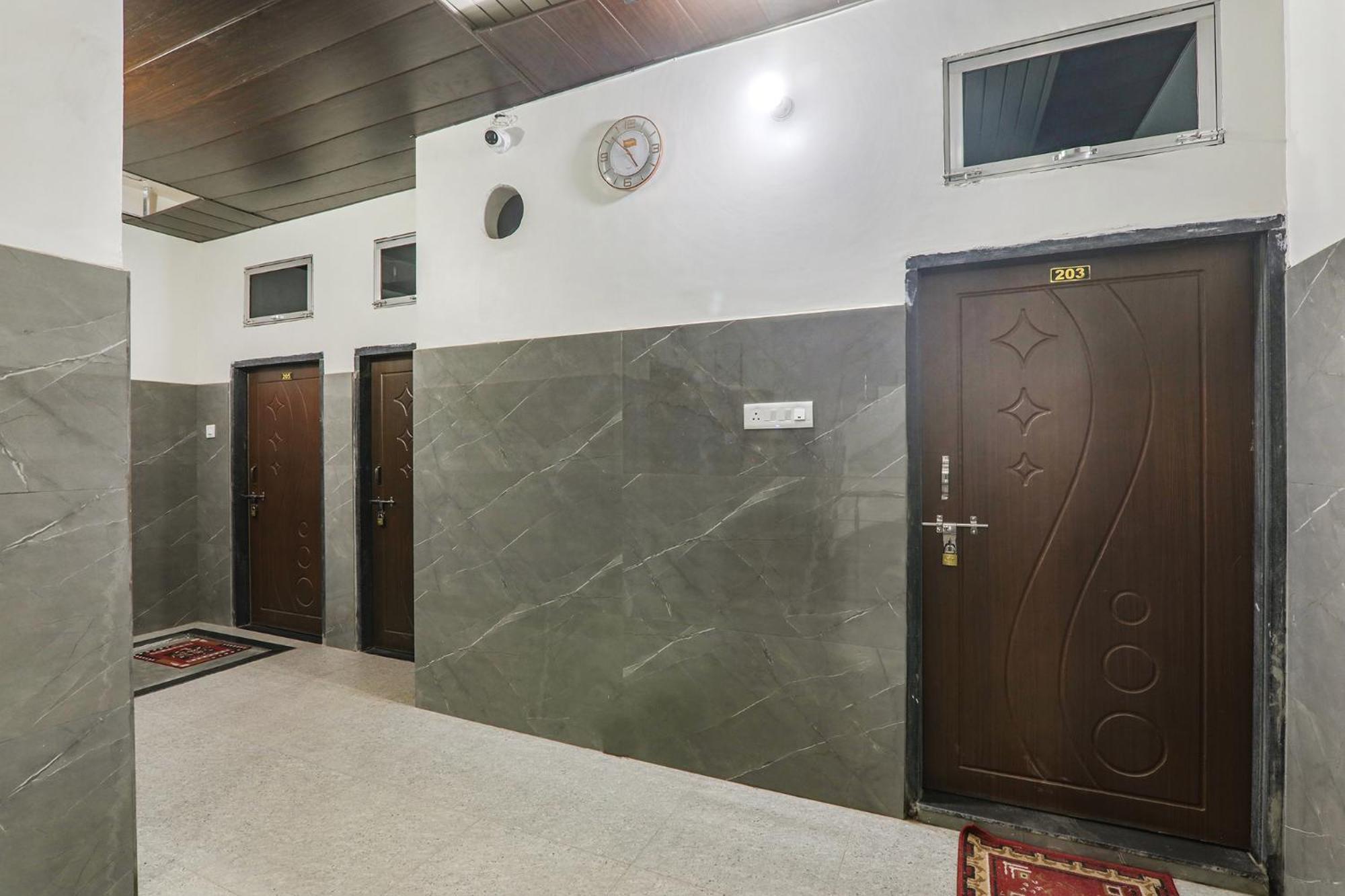 Fabexpress Milan Palace Ayodhya Exterior foto
