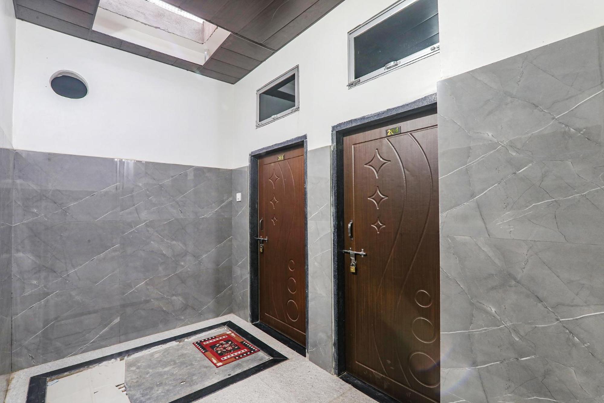 Fabexpress Milan Palace Ayodhya Exterior foto