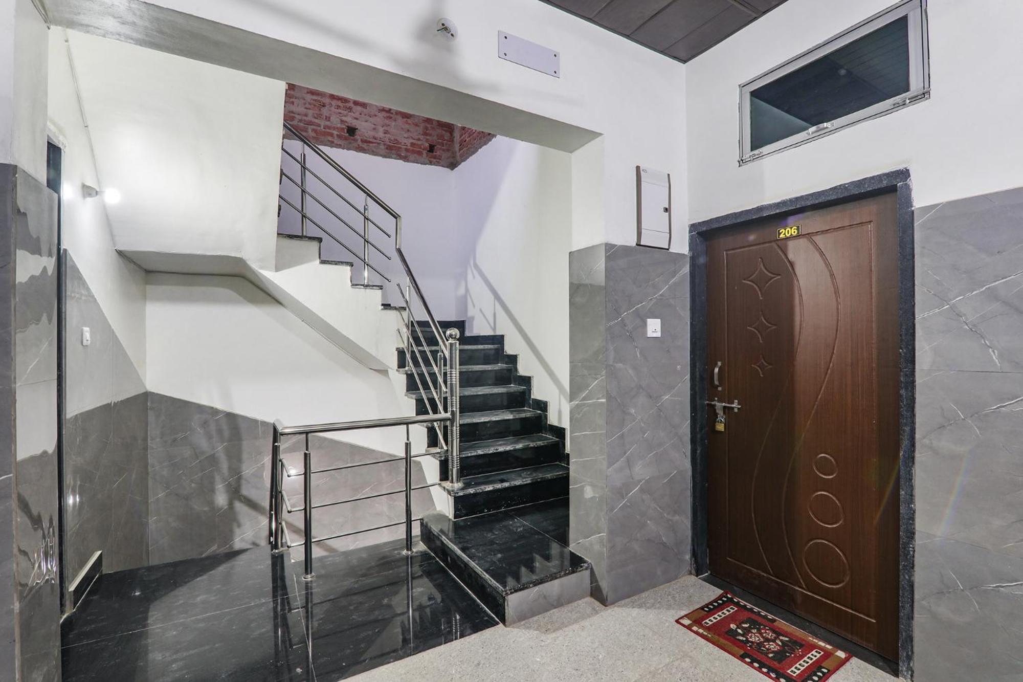 Fabexpress Milan Palace Ayodhya Exterior foto