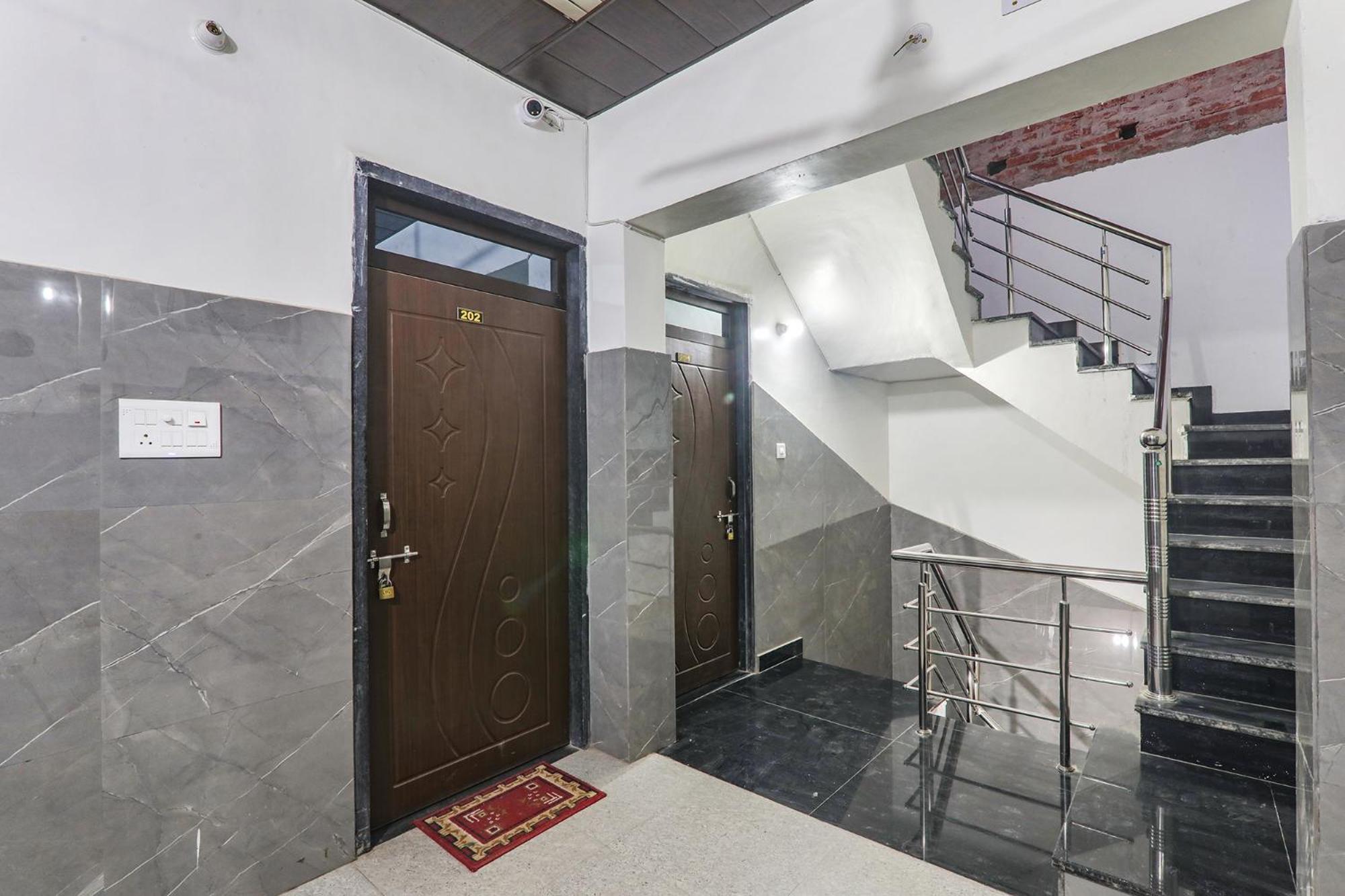 Fabexpress Milan Palace Ayodhya Exterior foto